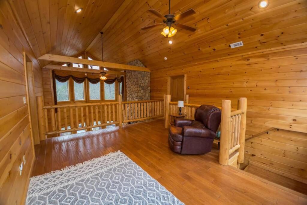 Christmas Lodge-Secluded Near Downtown Blue Ridge Ngoại thất bức ảnh